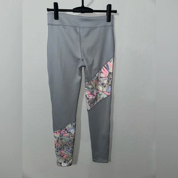 Nike Girls' One Energy‎ Dri-FIT Gray Mushroom
Print Tight Fit Legging KIDS XL - Picture 4 of 8